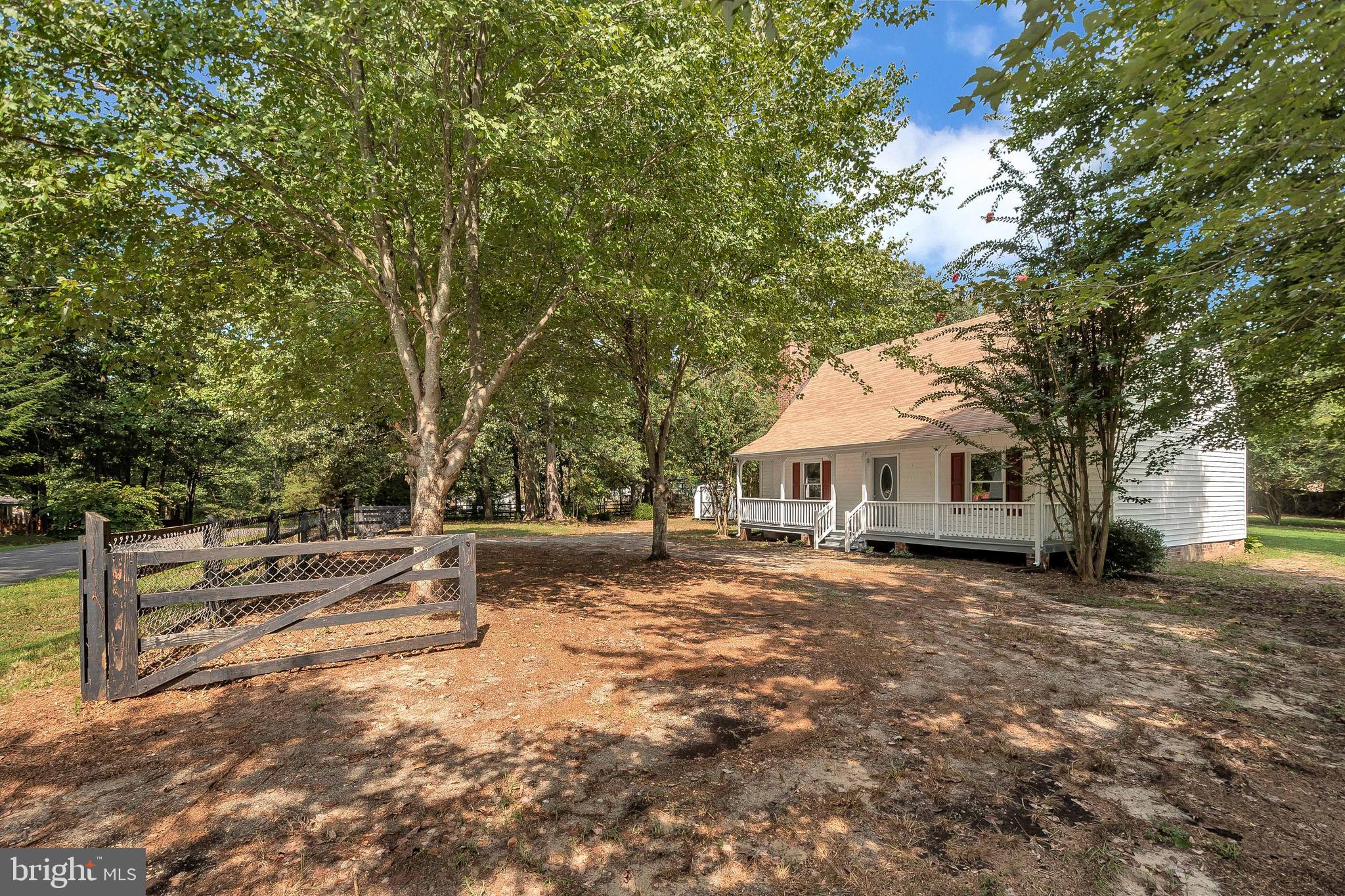 12235 Pinyon Lane Ruther Glen, VA 22546 - Photo 2 of 44