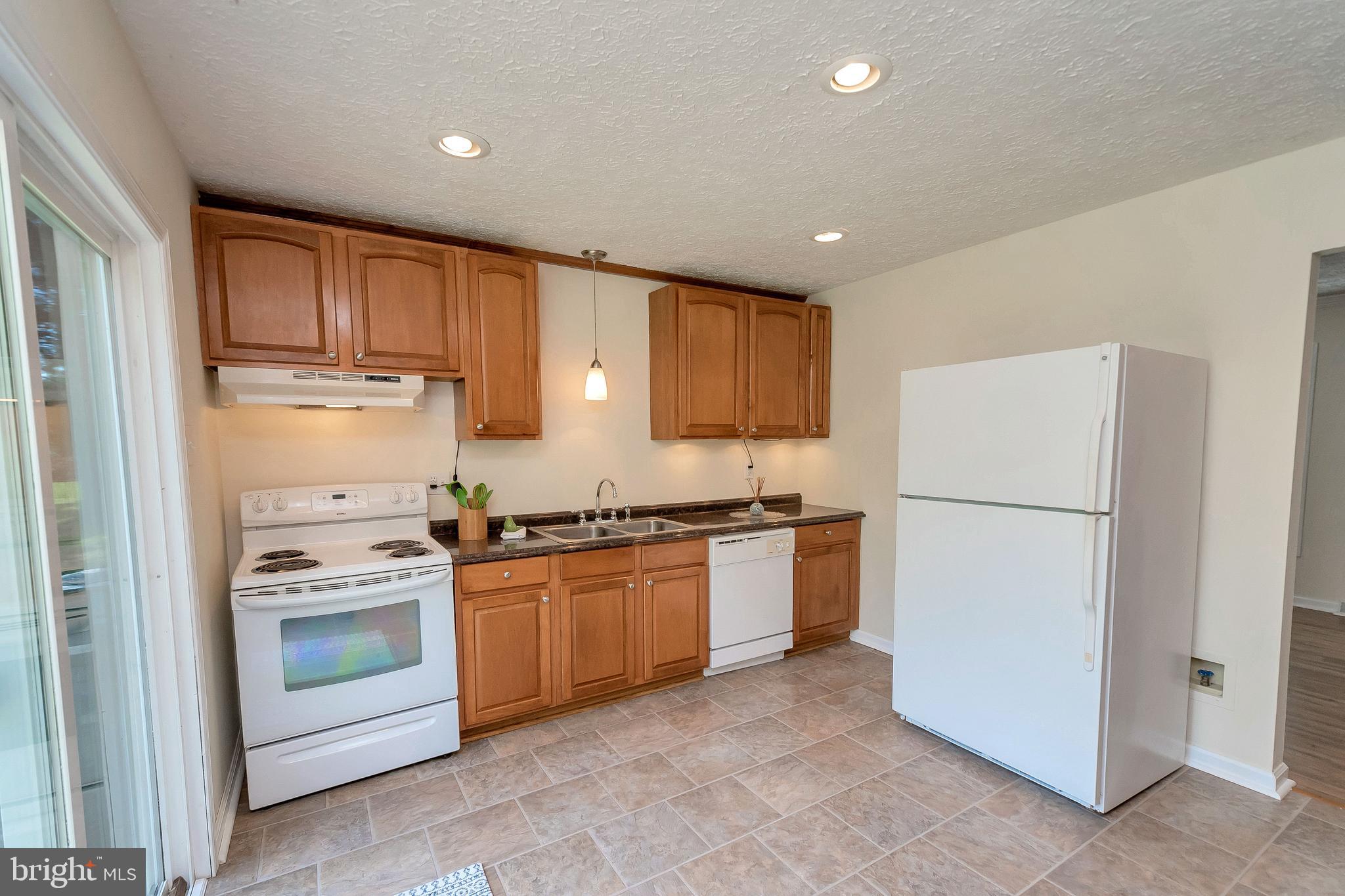 12235 Pinyon Lane Ruther Glen, VA 22546 - Photo 11 of 44