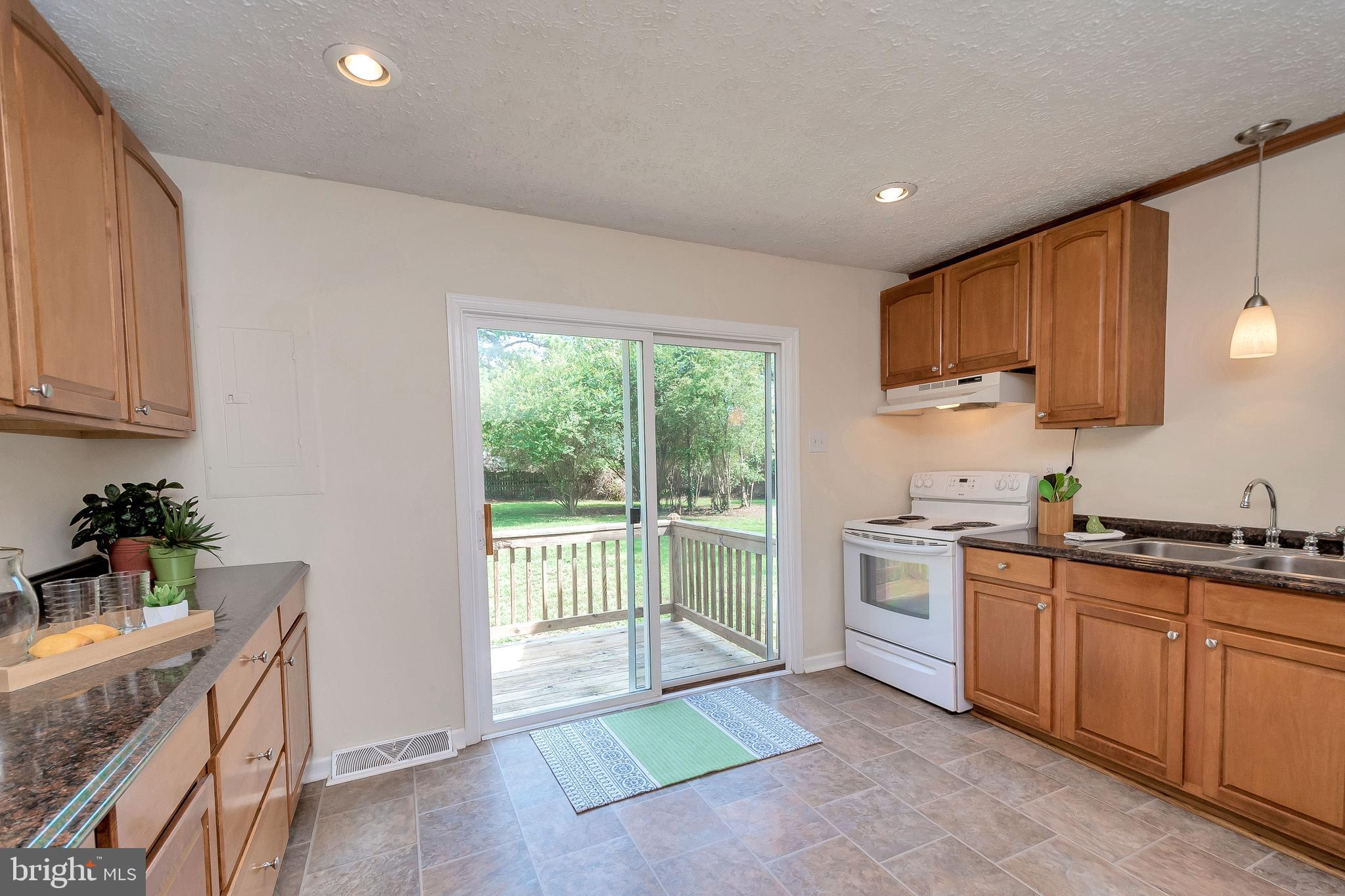 12235 Pinyon Lane Ruther Glen, VA 22546 - Photo 9 of 44