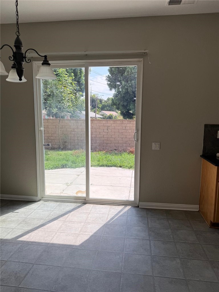 1742 Edmon Way Riverside, CA 92501 - Photo 6 of 23 Gallery Image 6