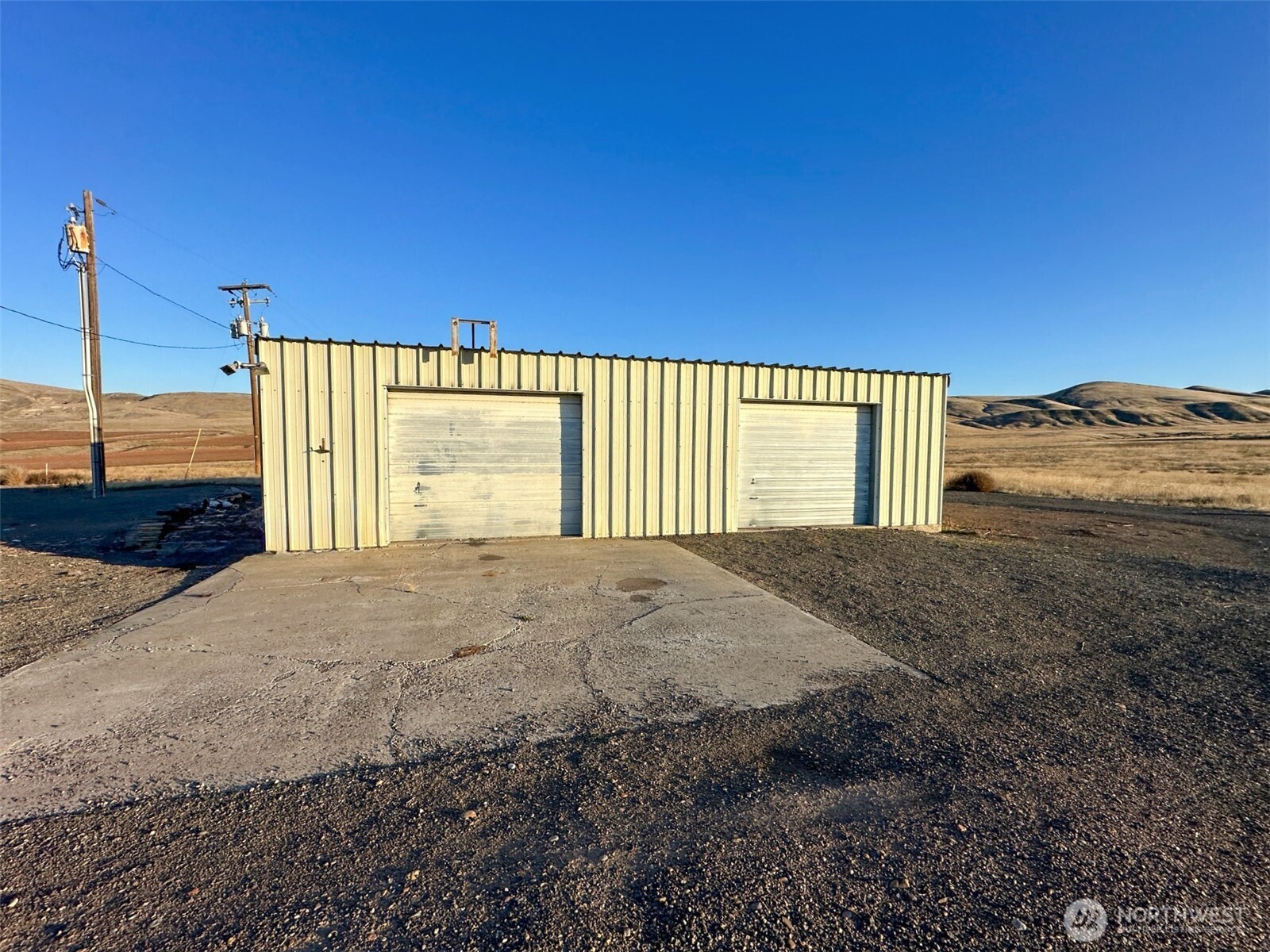 1303 Nightingale Road Wapato, WA 98951 - Photo 6 of 32 a view of outdoor space and yard