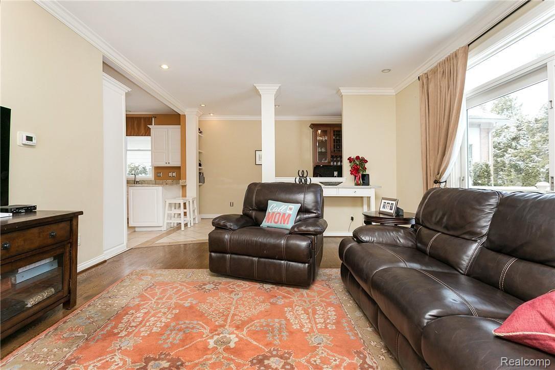 184 Moran Road Grosse Pointe, MI 48236 - Photo 11 of 40 Family Room