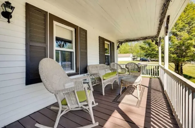 $339,900 | 1495 Main Street, Pittsburg, NH 03592