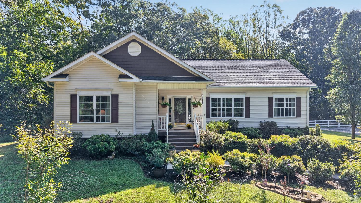1030 Hunters Hollow Road Goode, VA 24556 - Photo 2 of 63 Gallery Image 2