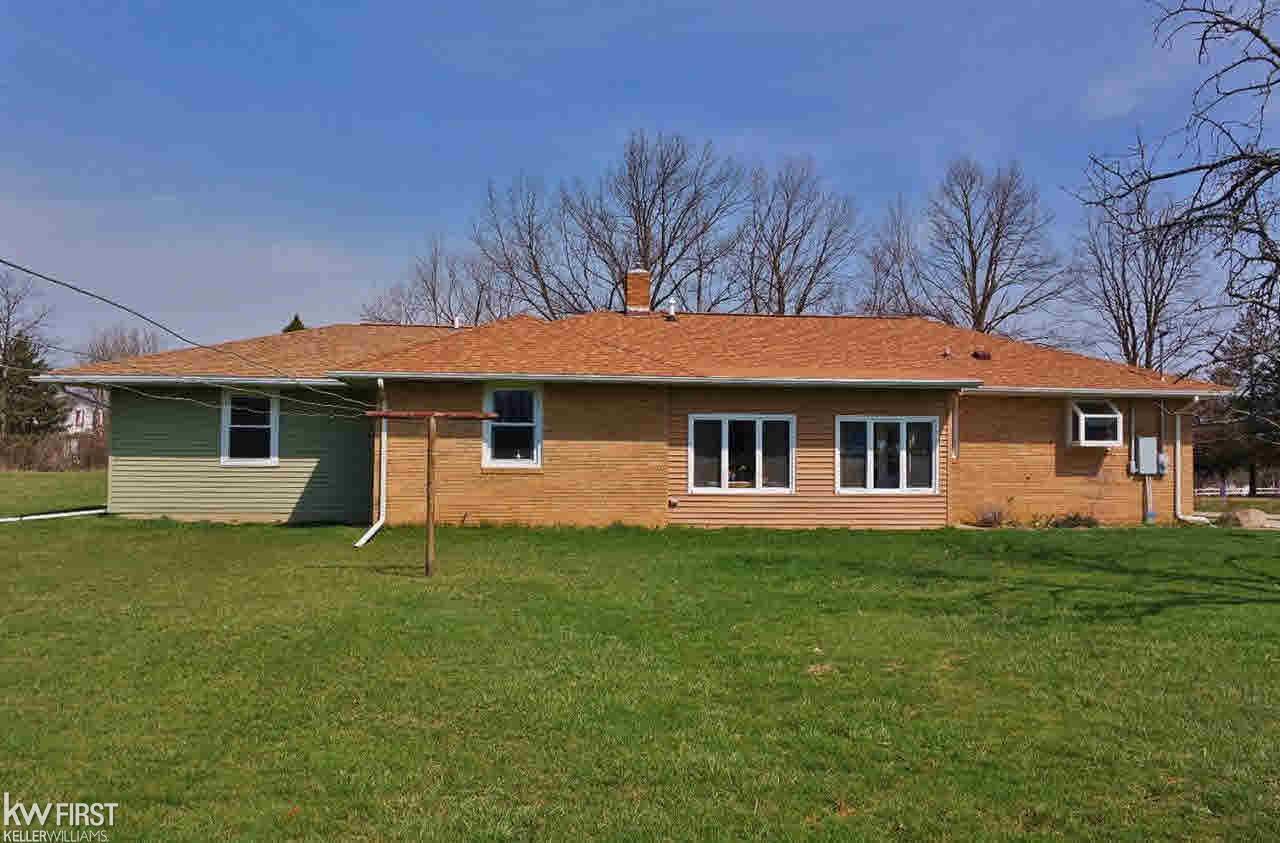 6155 West Ray Road Linden, MI 48451 - Photo 17 of 37 21275787-16.JPG