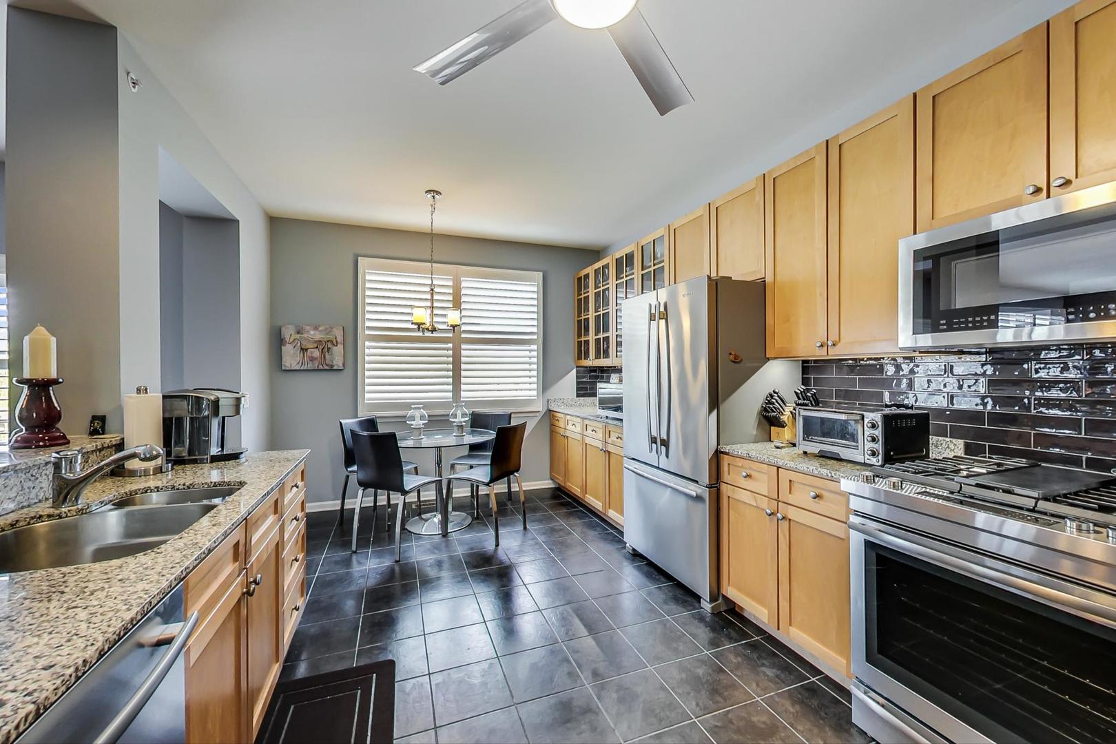 701 Lyster Road, Unit 701 Highwood, IL 60040 - Photo 14 of 38