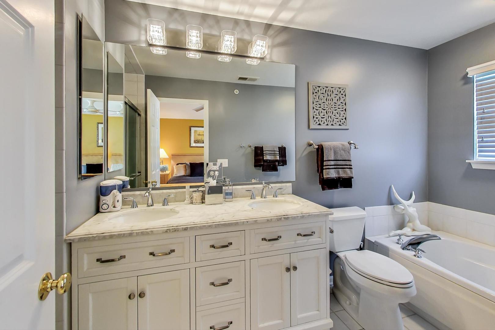 701 Lyster Road, Unit 701 Highwood, IL 60040 - Photo 24 of 38