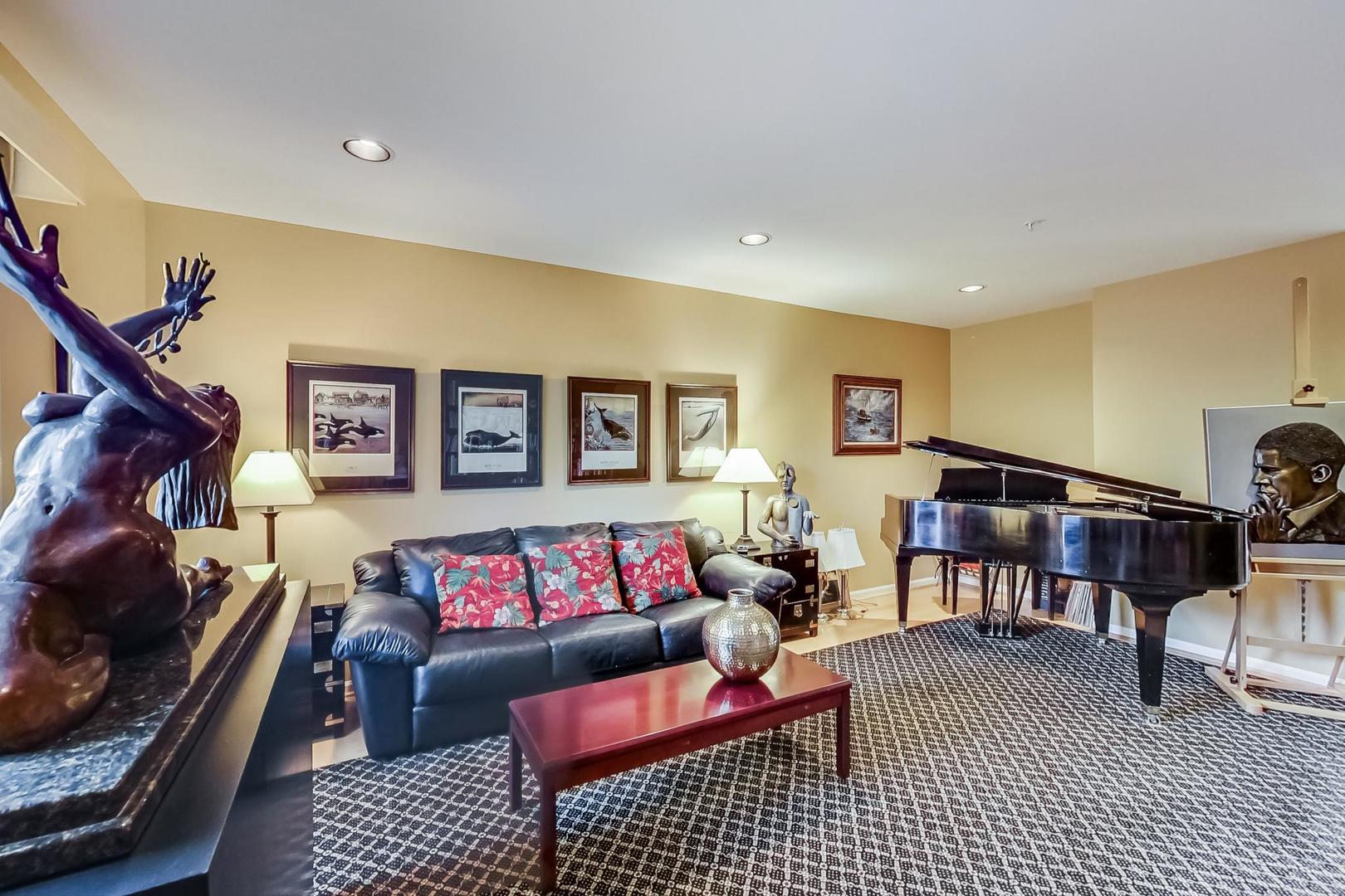 701 Lyster Road, Unit 701 Highwood, IL 60040 - Photo 8 of 38
