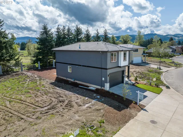 $469,900 | 316 Sunday Drive, Creswell, OR 97426