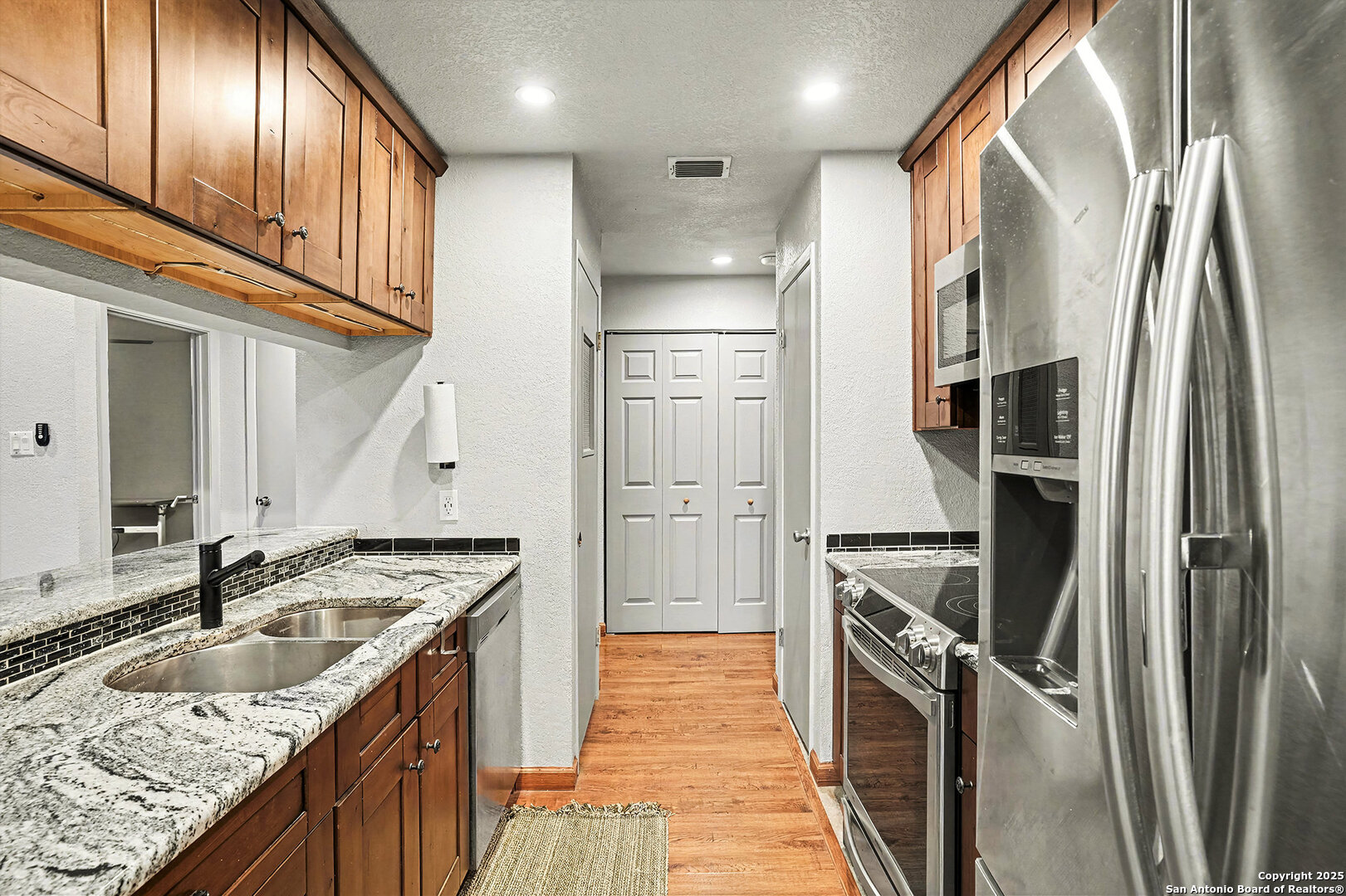 14343 Judson Road, Unit 302 San Antonio, TX 78233 - Photo 2 of 28