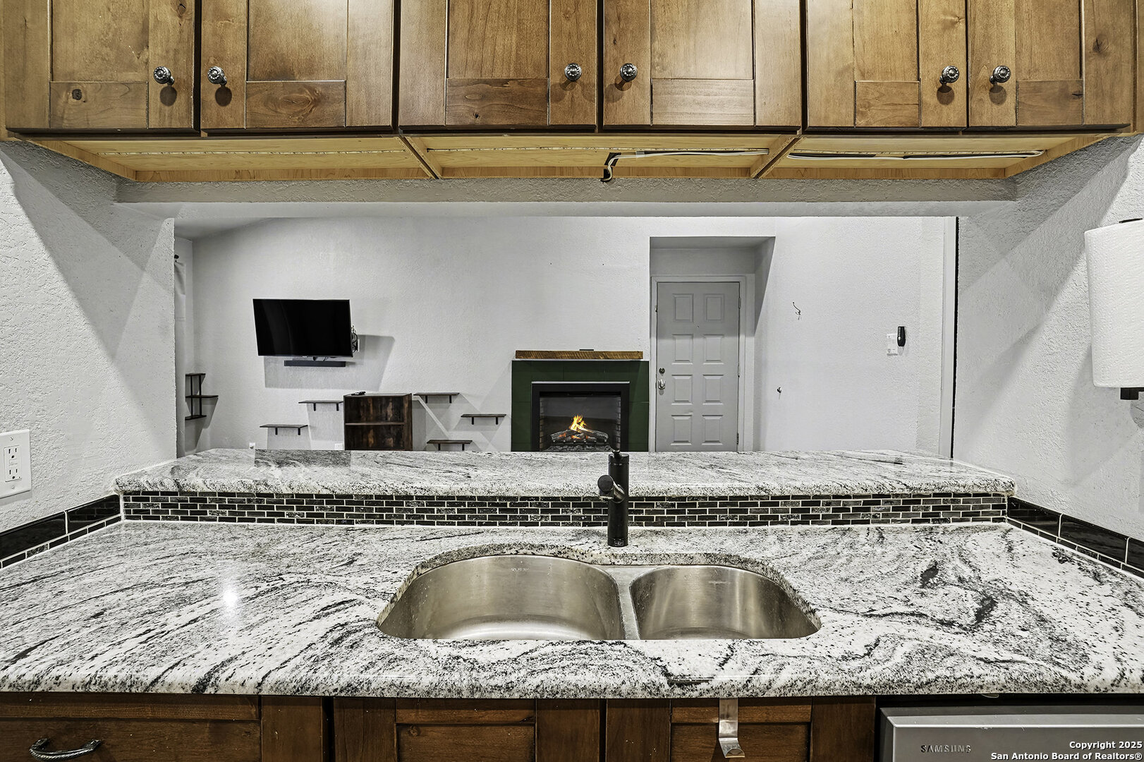 14343 Judson Road, Unit 302 San Antonio, TX 78233 - Photo 4 of 28