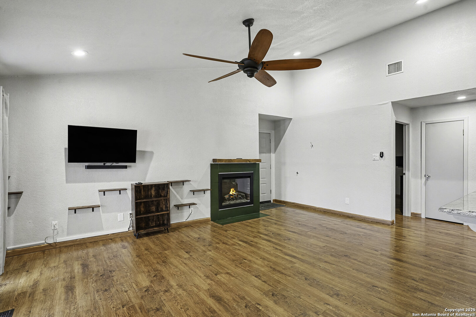 14343 Judson Road, Unit 302 San Antonio, TX 78233 - Photo 6 of 28