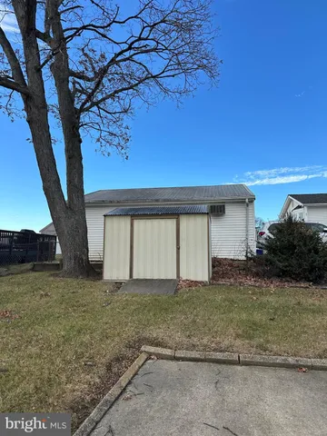 en empty room with windows