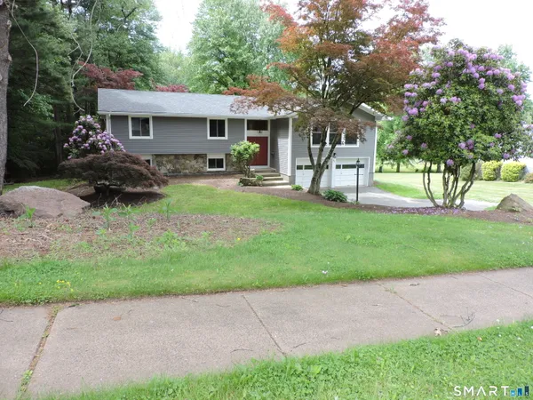 $3,800 | 60 Mohegan Trail, South Windsor, CT 06074