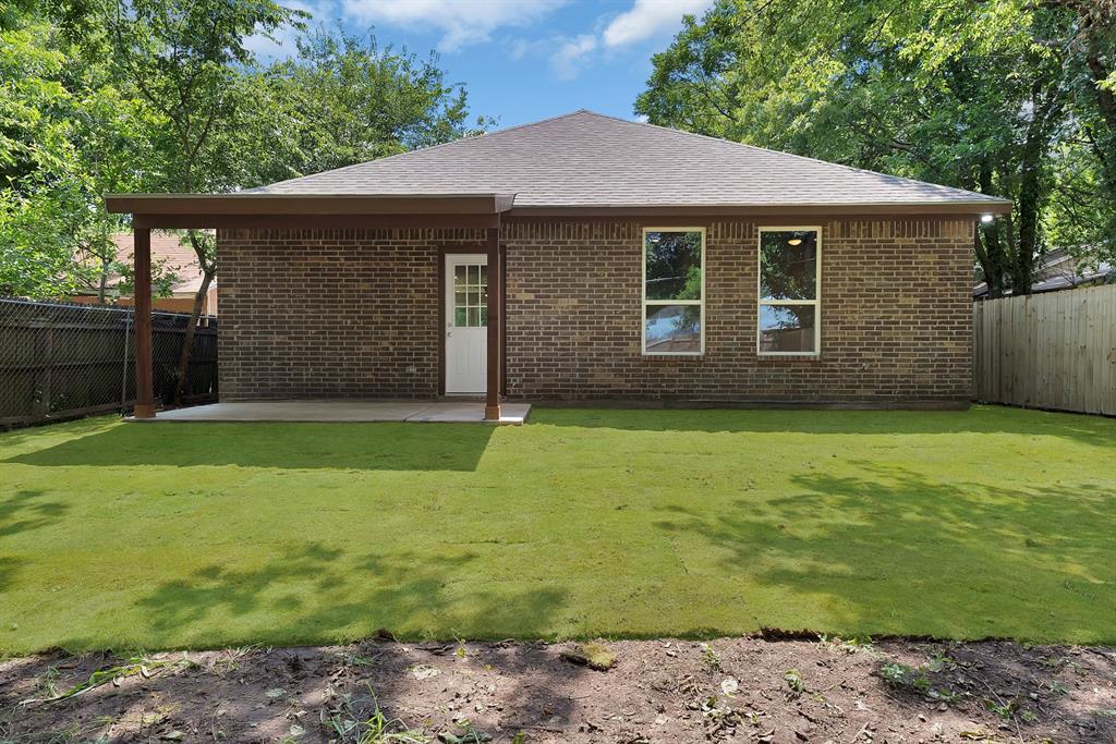 1112 Trinity Street Cleburne, TX 76031 - Photo 7 of 36