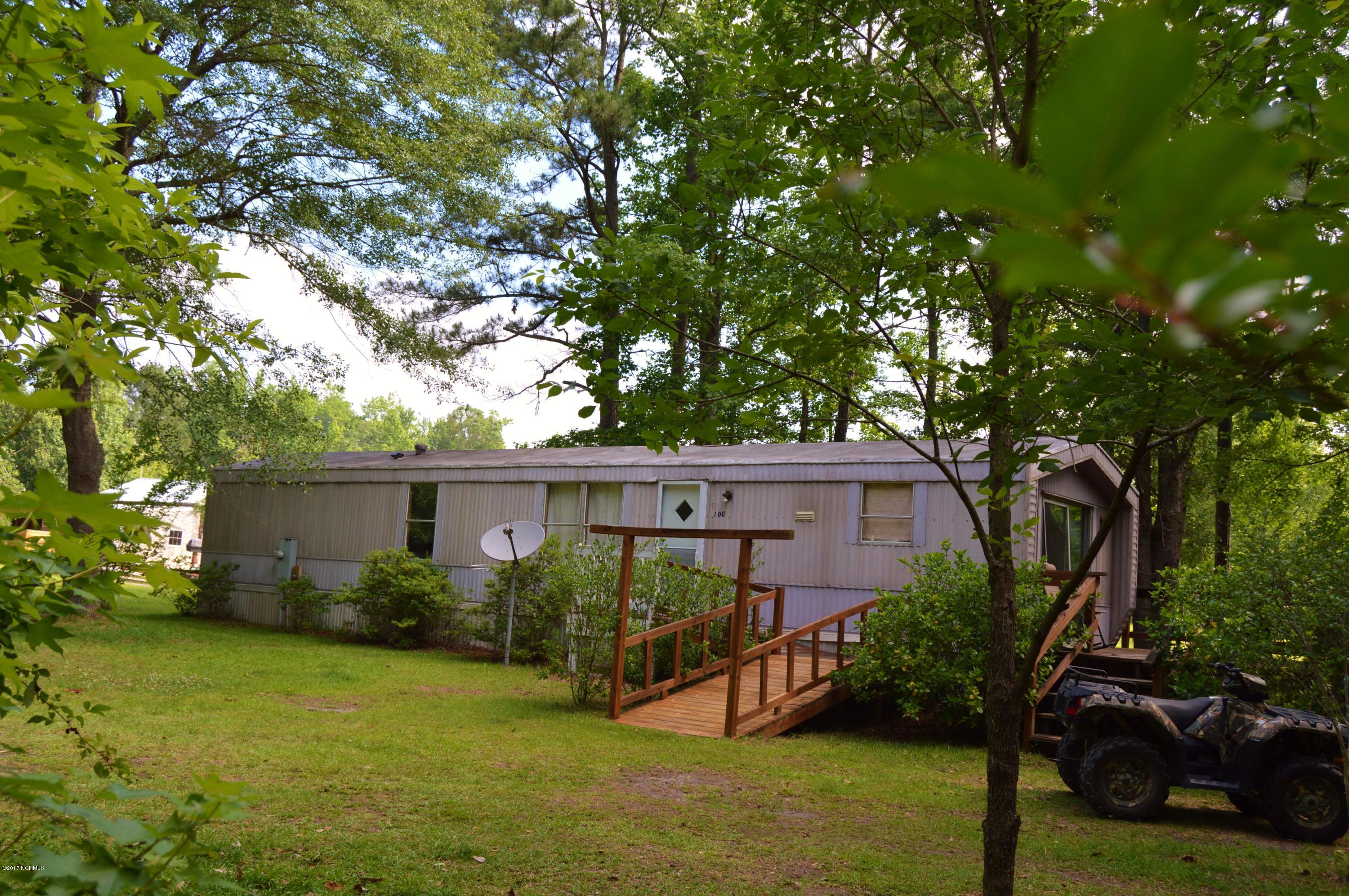 100 Red Field Road Burgaw, NC 28425 - Photo 1 of 13 100 Red Field Rd