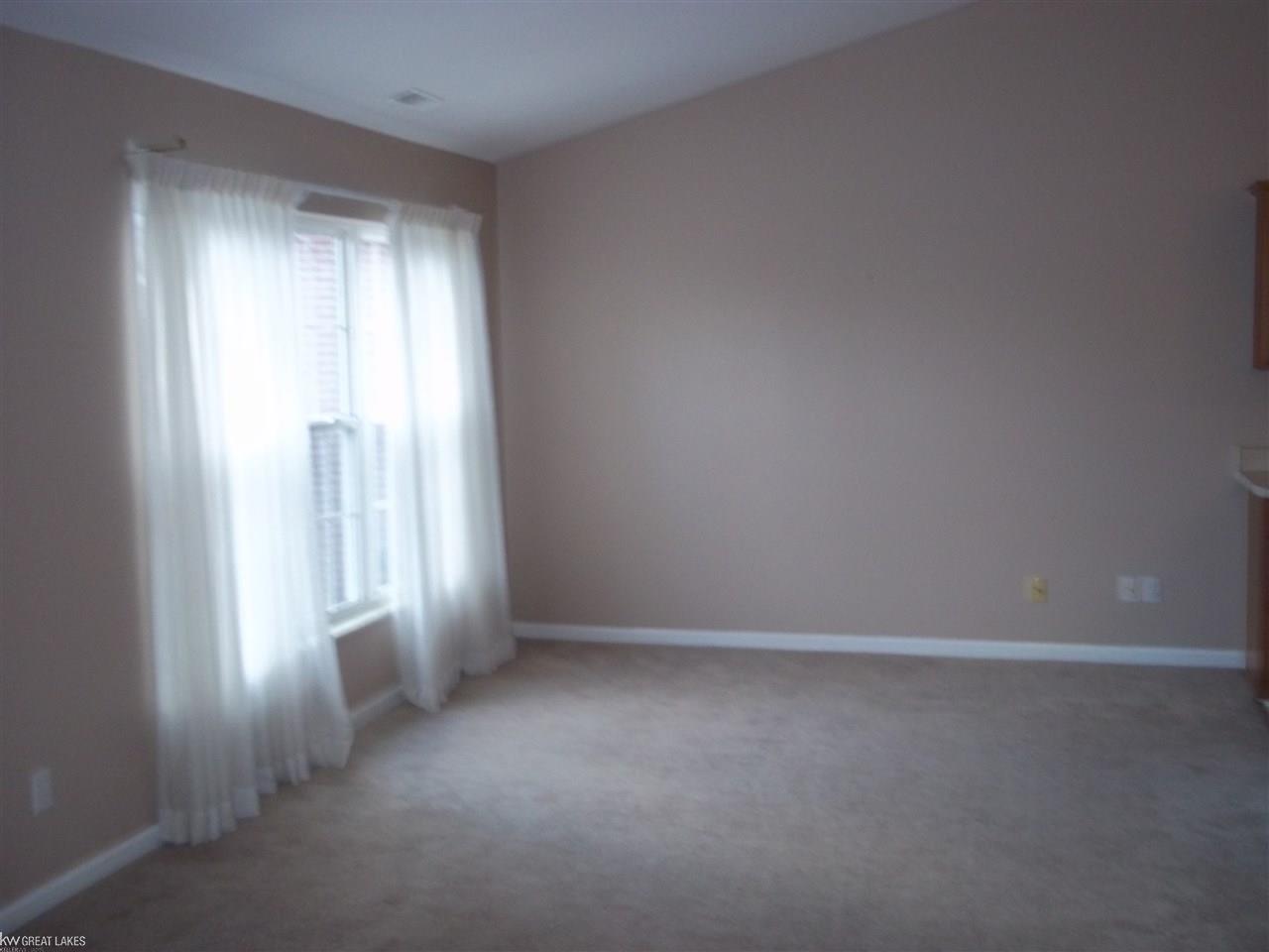 33526 Utica Road Fraser, MI 48026 - Photo 4 of 16 Living Room