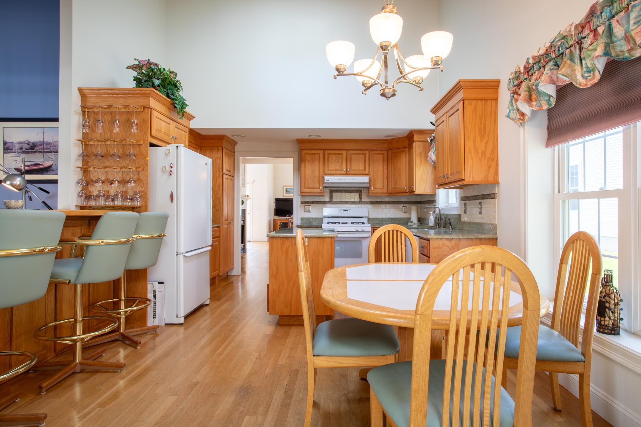 79 Hampton Meadows Hampton, NH 03842 - Photo 3 of 33