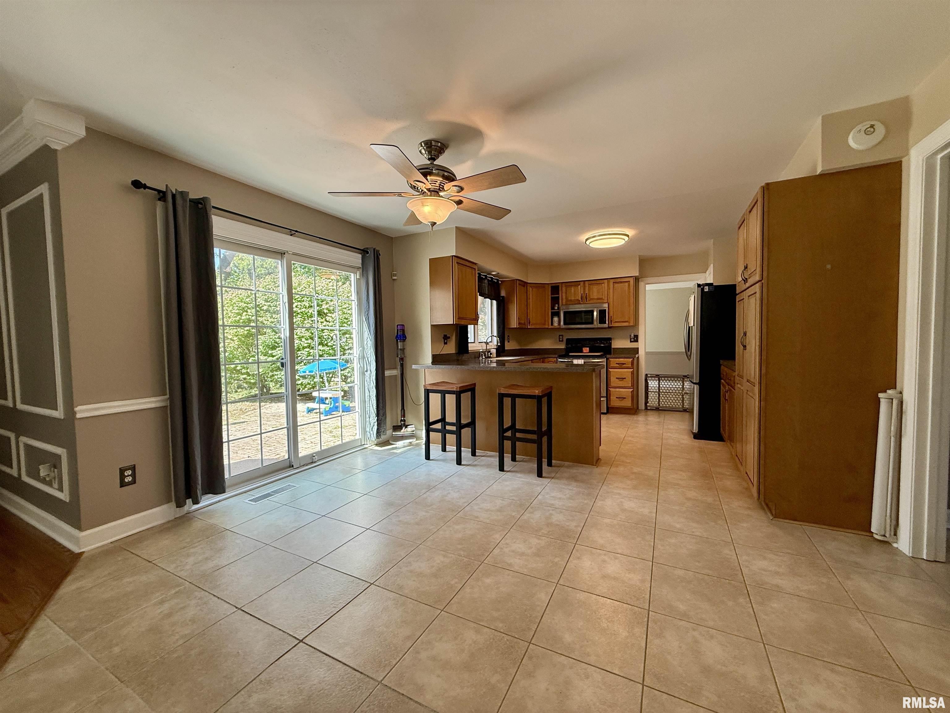 1861 Cornelia Road Galesburg, IL 61401 - Photo 13 of 46 Gallery Image 13