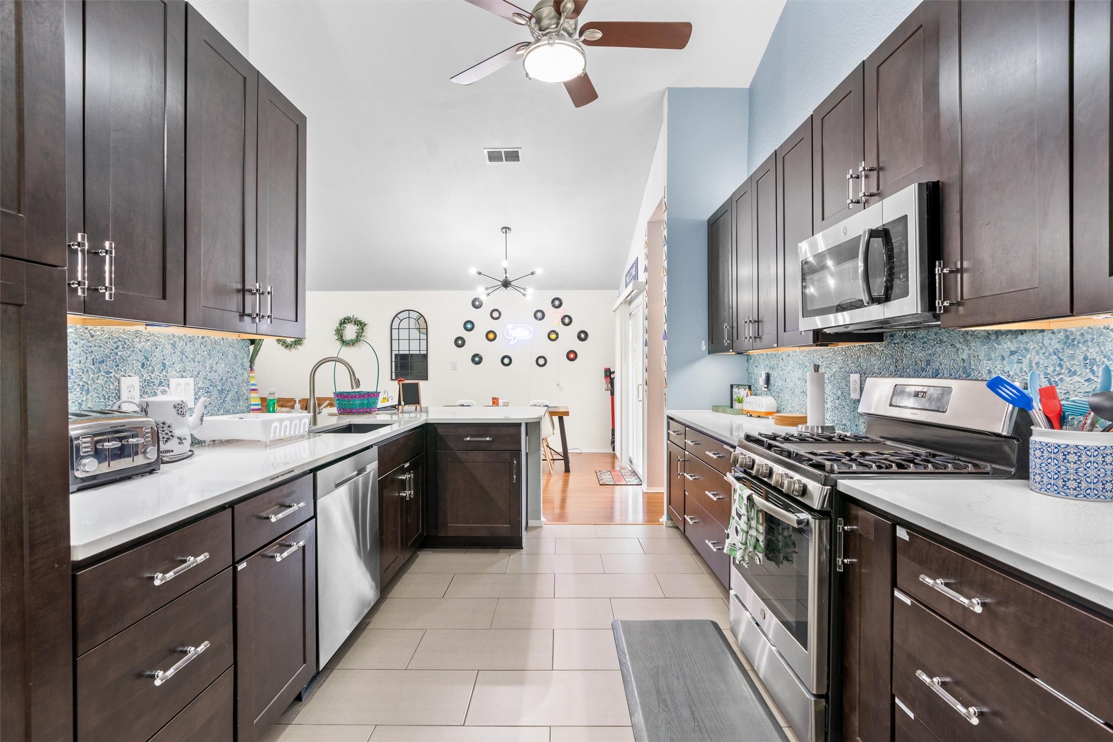 512 Edwards Drive Round Rock, TX 78664 - Photo 14 of 34