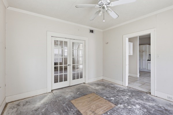 1655 Hawthorne Street Houston, TX 77006 - Photo 8 of 39 an empty room with fan and windows