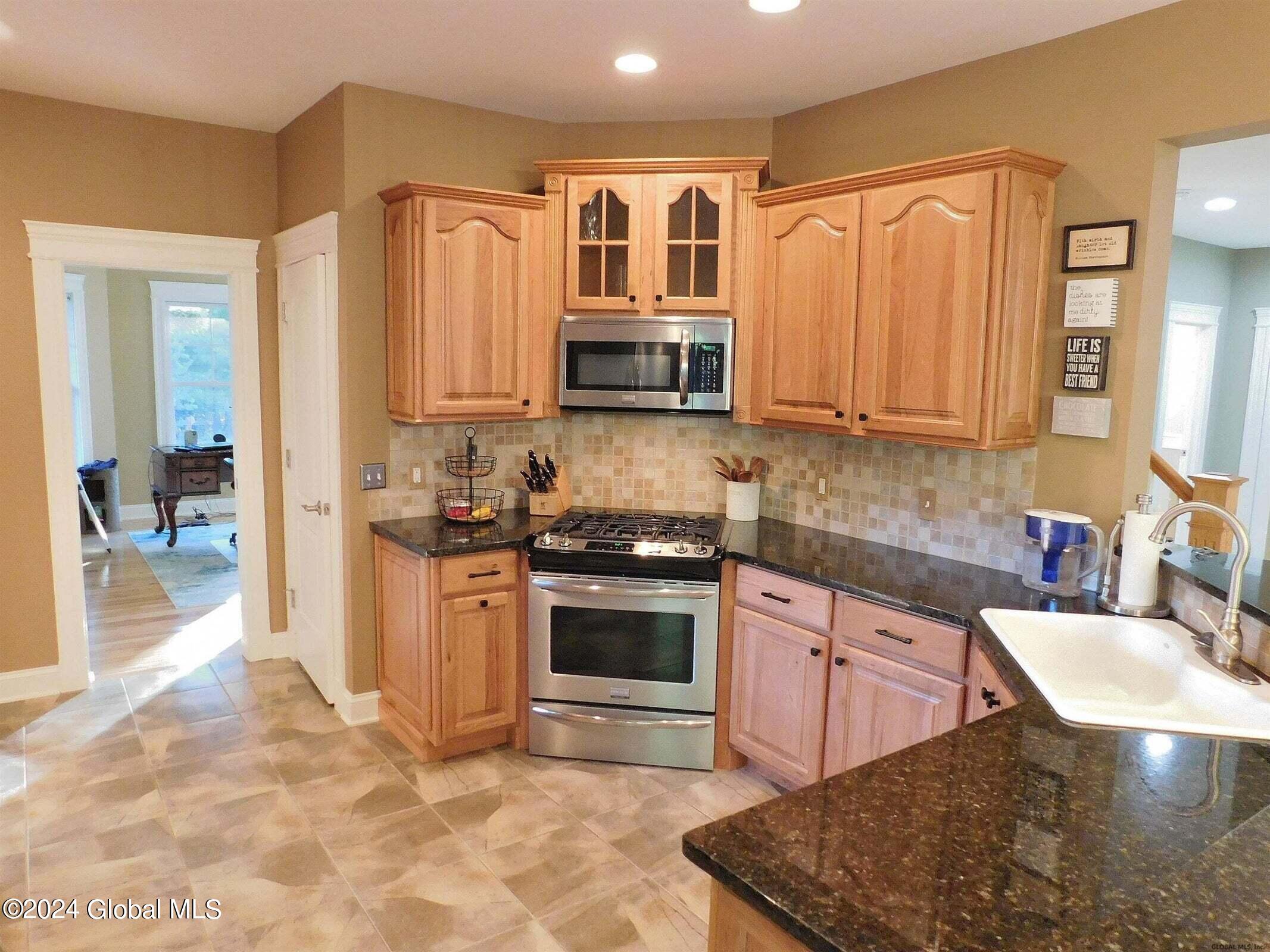 9 Kendrick Hill Road Wilton, NY 12866 - Photo 4 of 50 k to off w stove sink