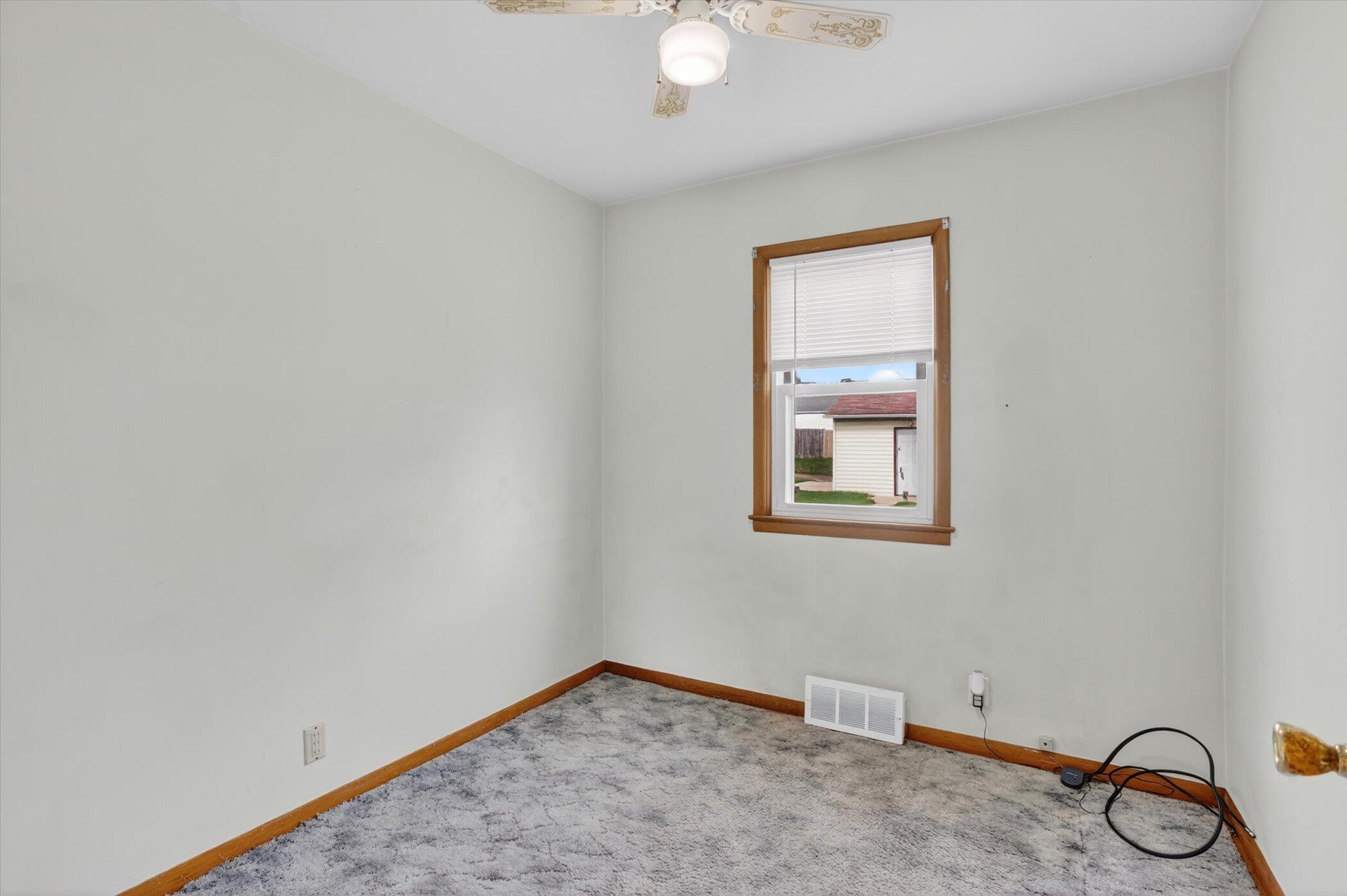 3363 South 60th Street Milwaukee, WI 53219 - Photo 13 of 35 32-3363-S-60th-St-Milwaukee-WI-53219-Win