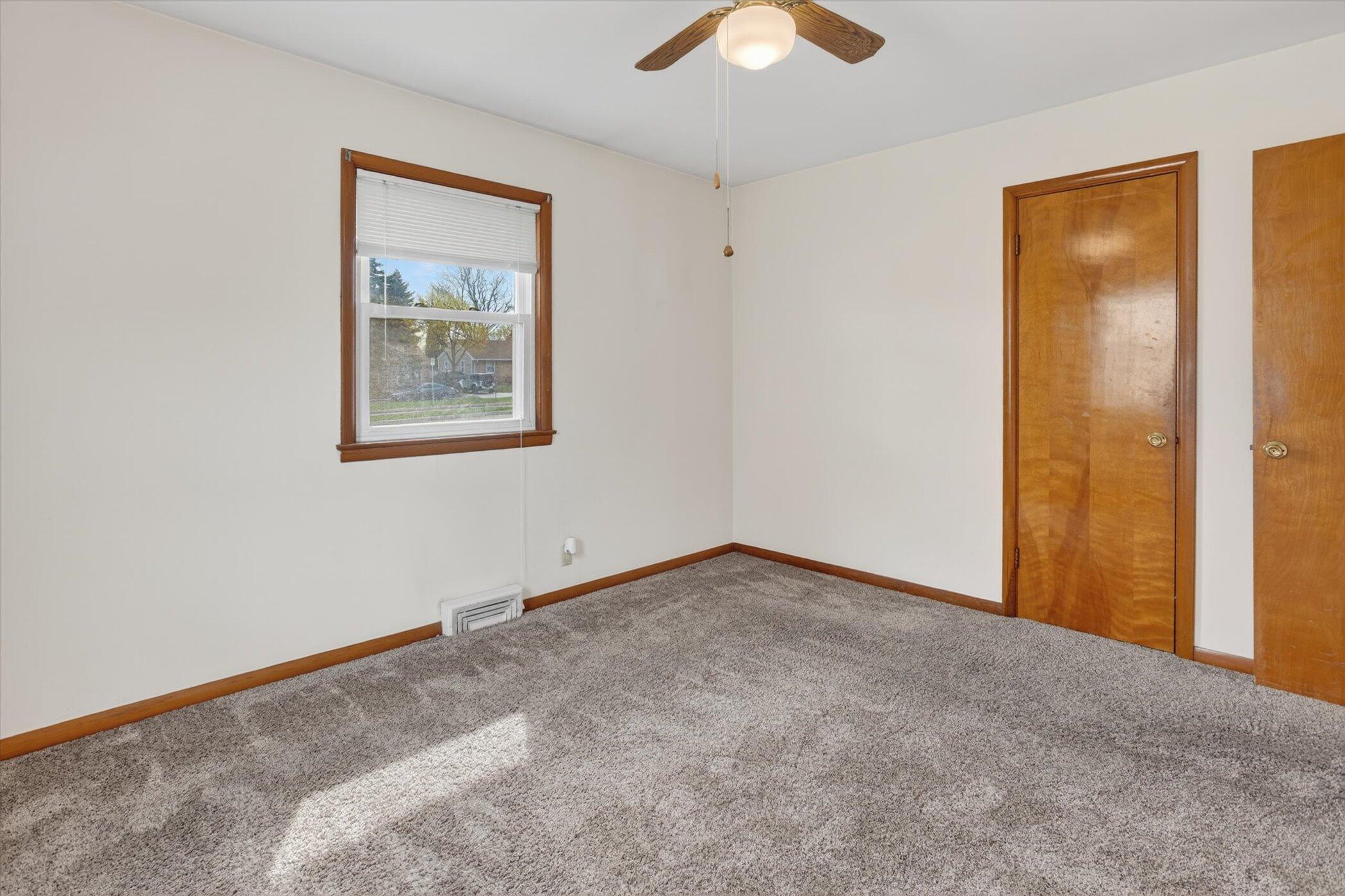3363 South 60th Street Milwaukee, WI 53219 - Photo 14 of 35 37-3363-S-60th-St-Milwaukee-WI-53219-Win