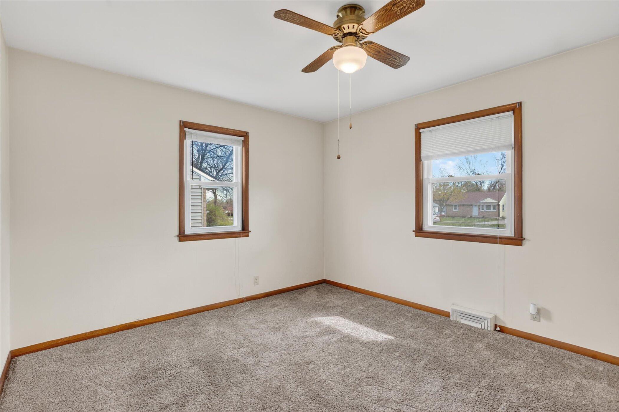 3363 South 60th Street Milwaukee, WI 53219 - Photo 17 of 35 40-3363-S-60th-St-Milwaukee-WI-53219-Win