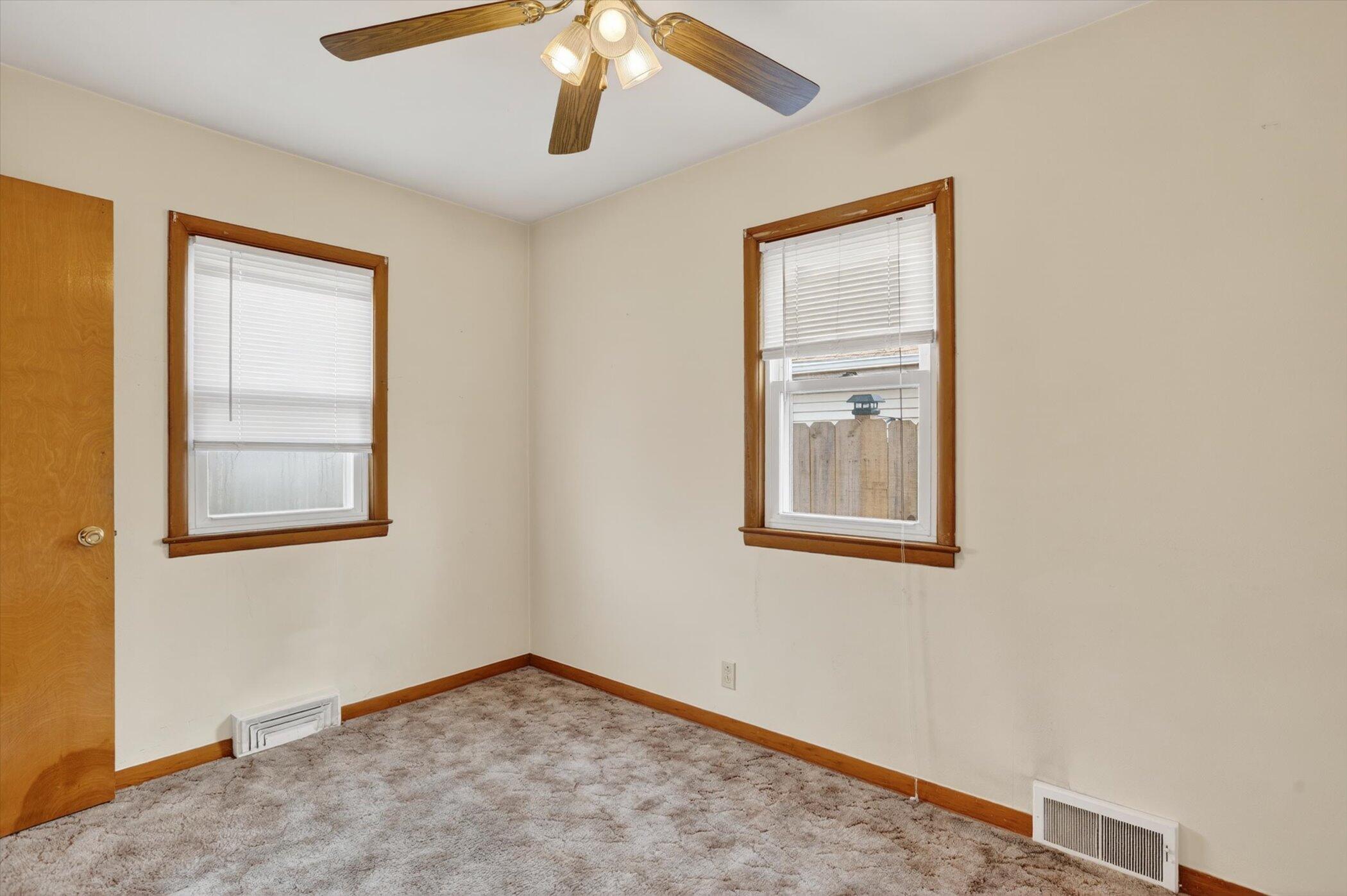 3363 South 60th Street Milwaukee, WI 53219 - Photo 18 of 35 42-3363-S-60th-St-Milwaukee-WI-53219-Win