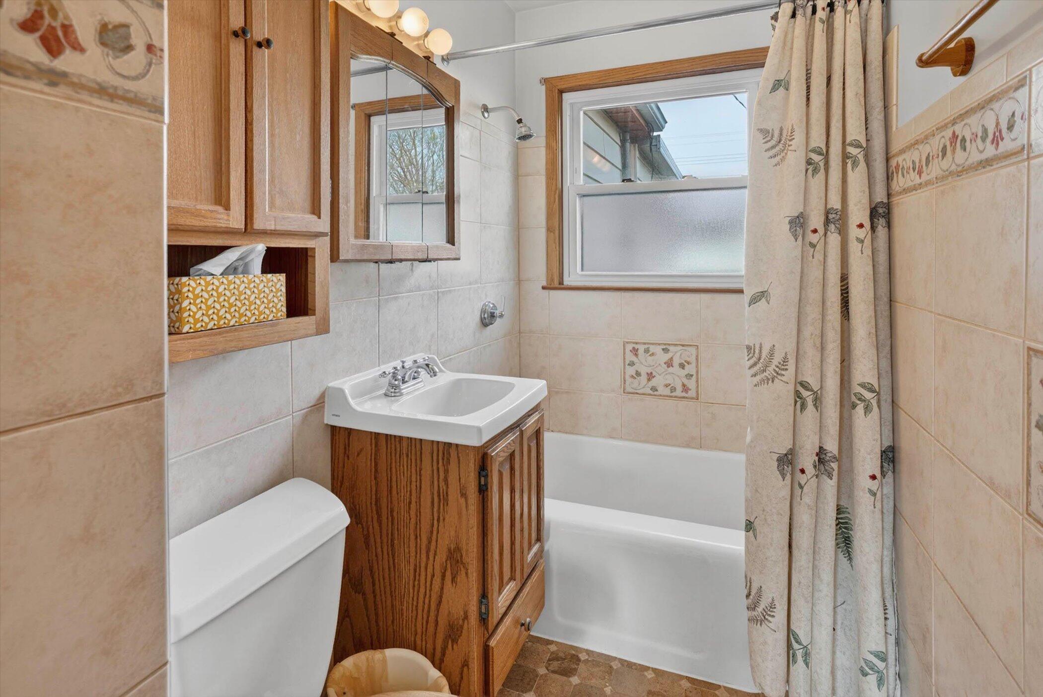 3363 South 60th Street Milwaukee, WI 53219 - Photo 21 of 35 45-3363-S-60th-St-Milwaukee-WI-53219-Win