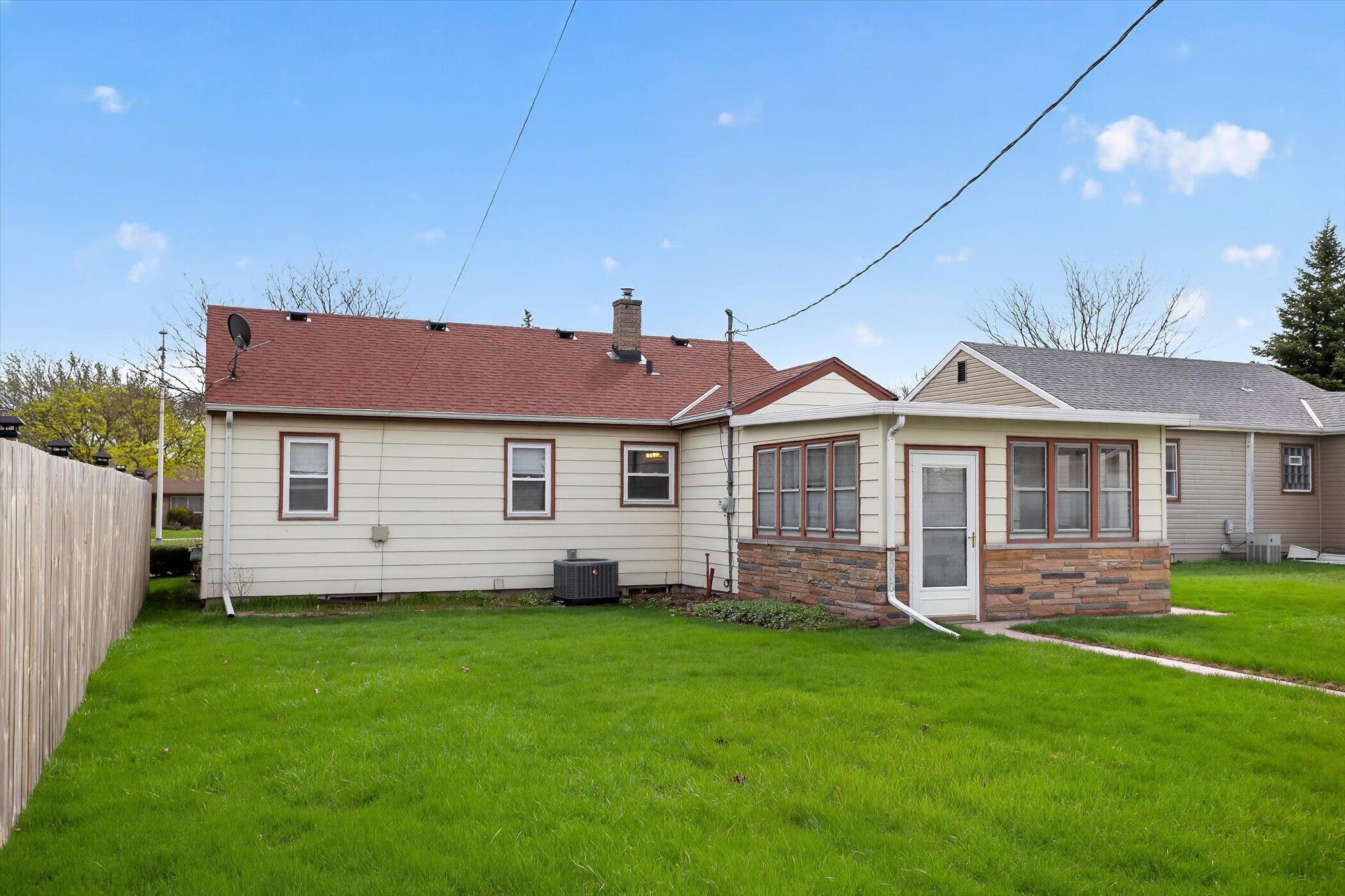 3363 South 60th Street Milwaukee, WI 53219 - Photo 30 of 35 64-3363-S-60th-St-Milwaukee-WI-53219-Win