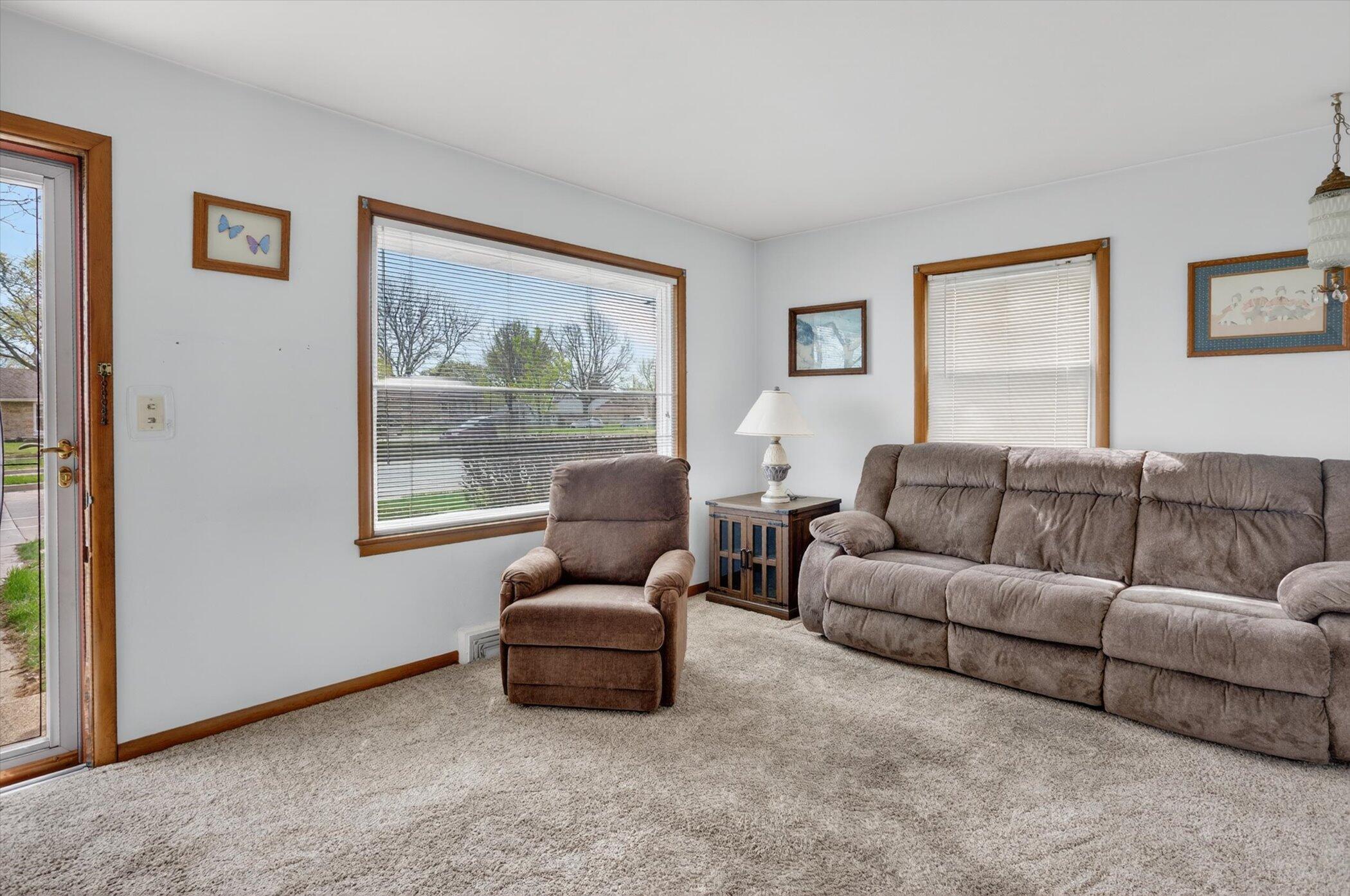 3363 South 60th Street Milwaukee, WI 53219 - Photo 4 of 35 14-3363-S-60th-St-Milwaukee-WI-53219-Win