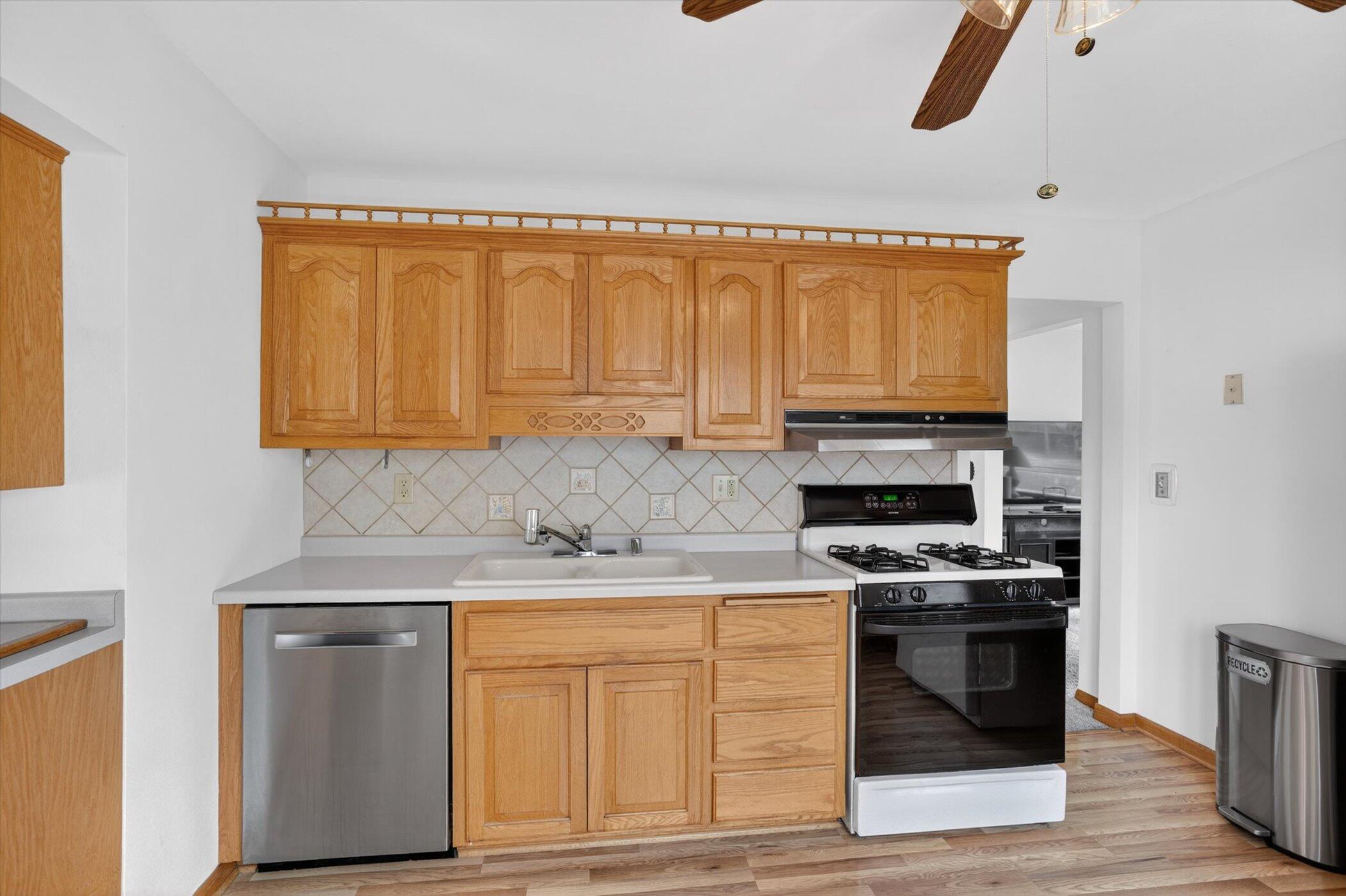 3363 South 60th Street Milwaukee, WI 53219 - Photo 9 of 35 24-3363-S-60th-St-Milwaukee-WI-53219-Win