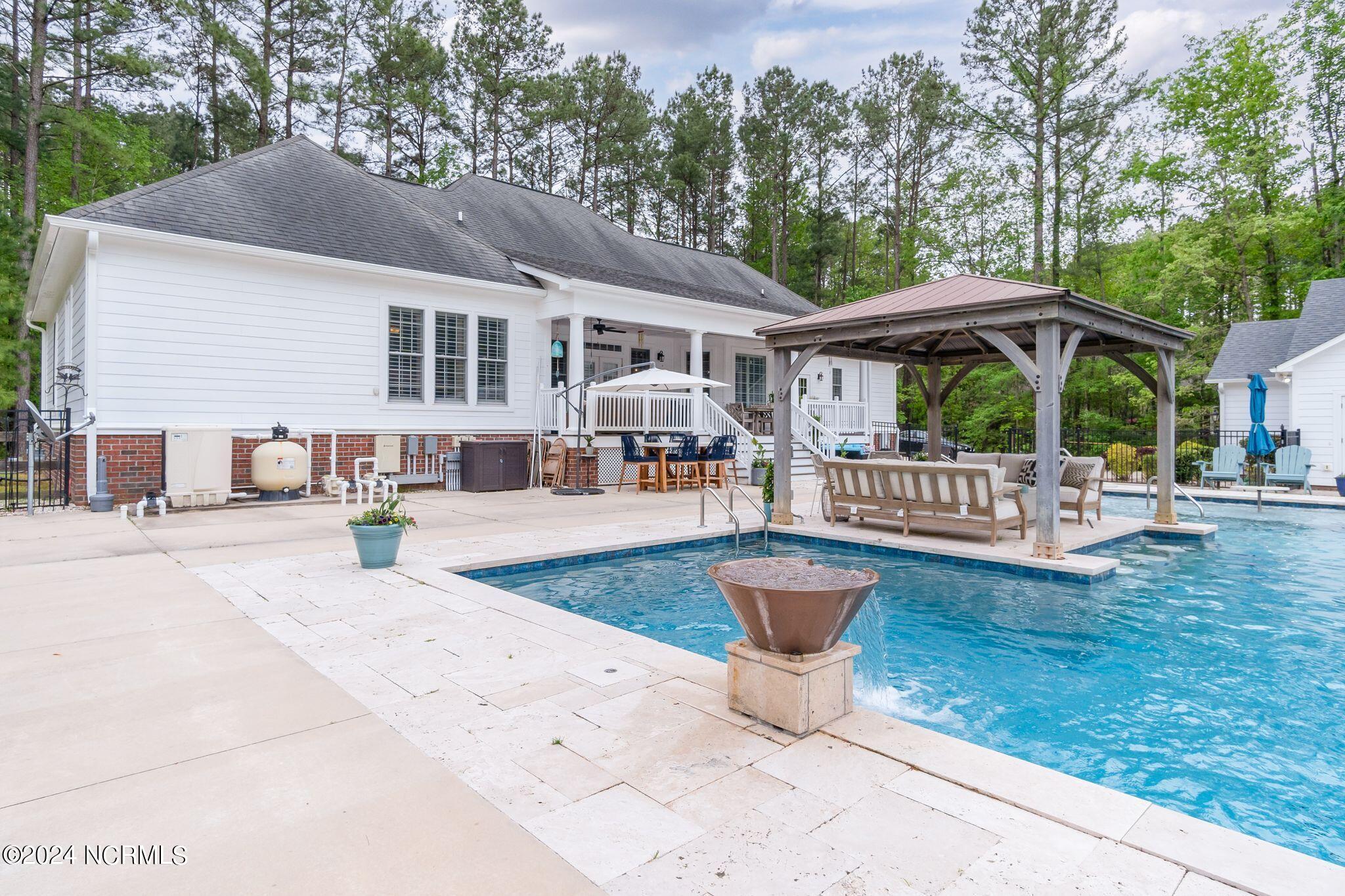 29 Gables Road New Bern, NC 28562 - Photo 59 of 104 Rear