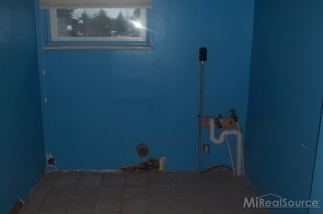 4971 Wixson Road Lexington, MI 48450 - Photo 18 of 21 Laundry