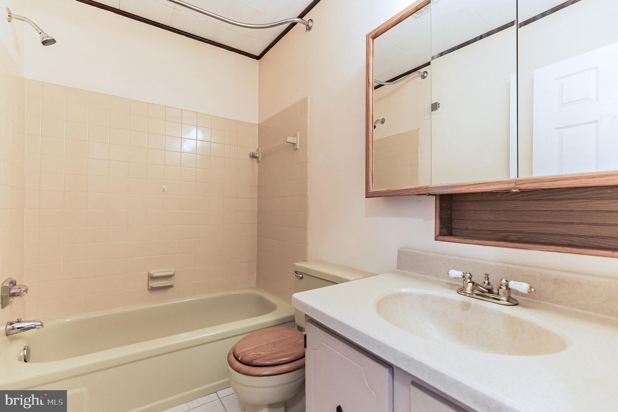 3605 Harvest Road Bensalem, PA 19020 - Photo 22 of 30 Hall Bath