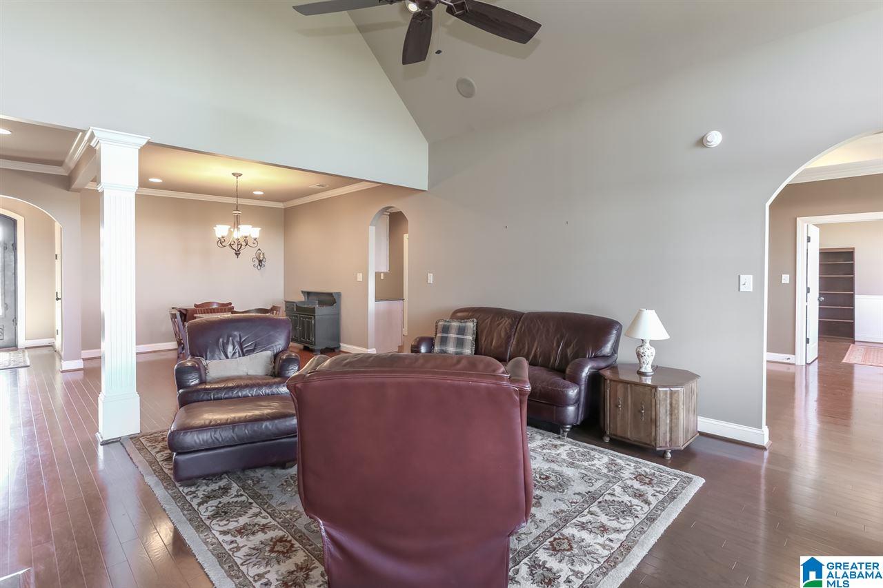 382 Oxford Way Pelham, AL 35124 - Photo 9 of 44