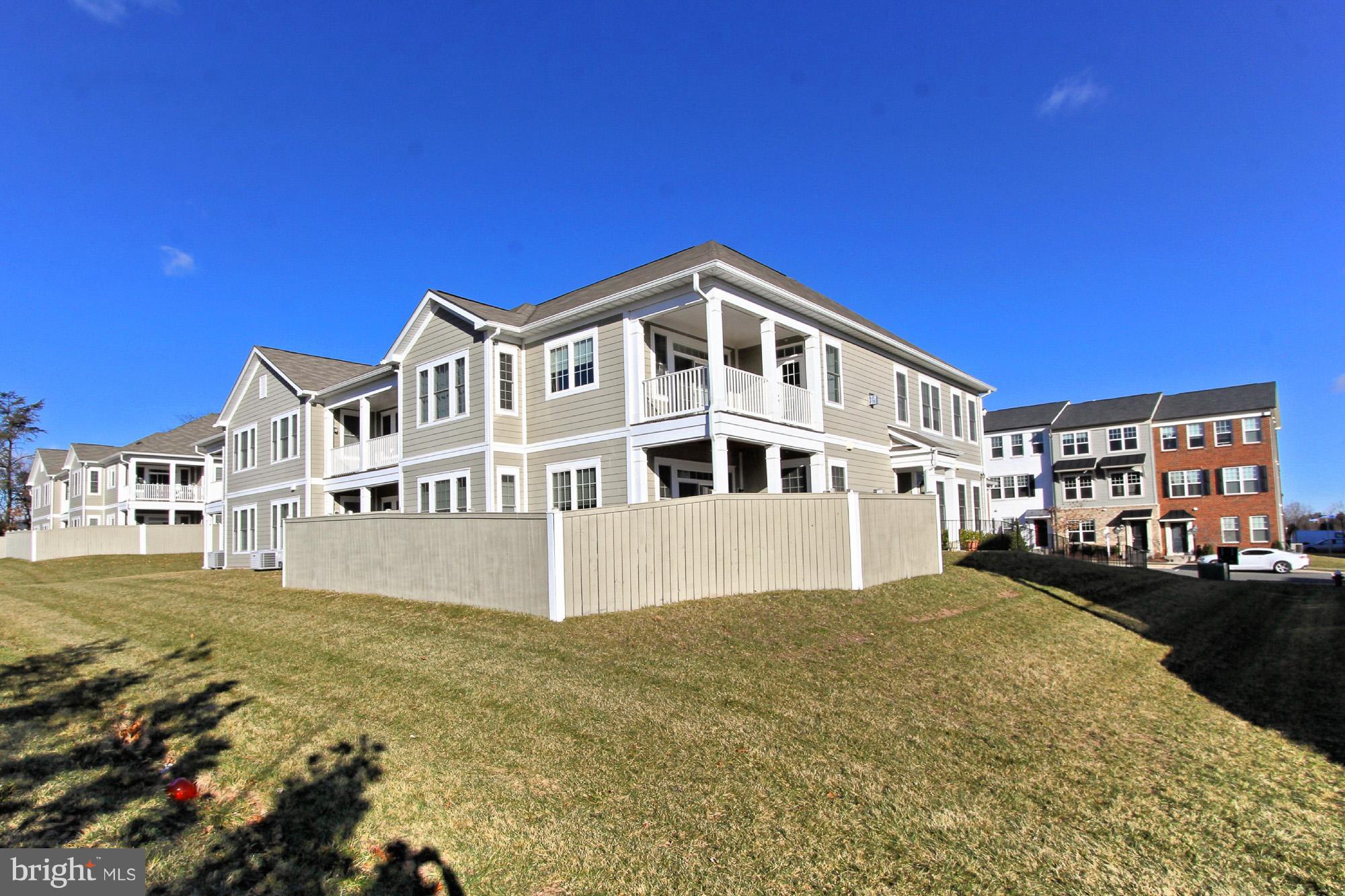 25513 Feltre Terrace, Unit 210 Chantilly, VA 20152 - Photo 29 of 30 Exterior (Rear)