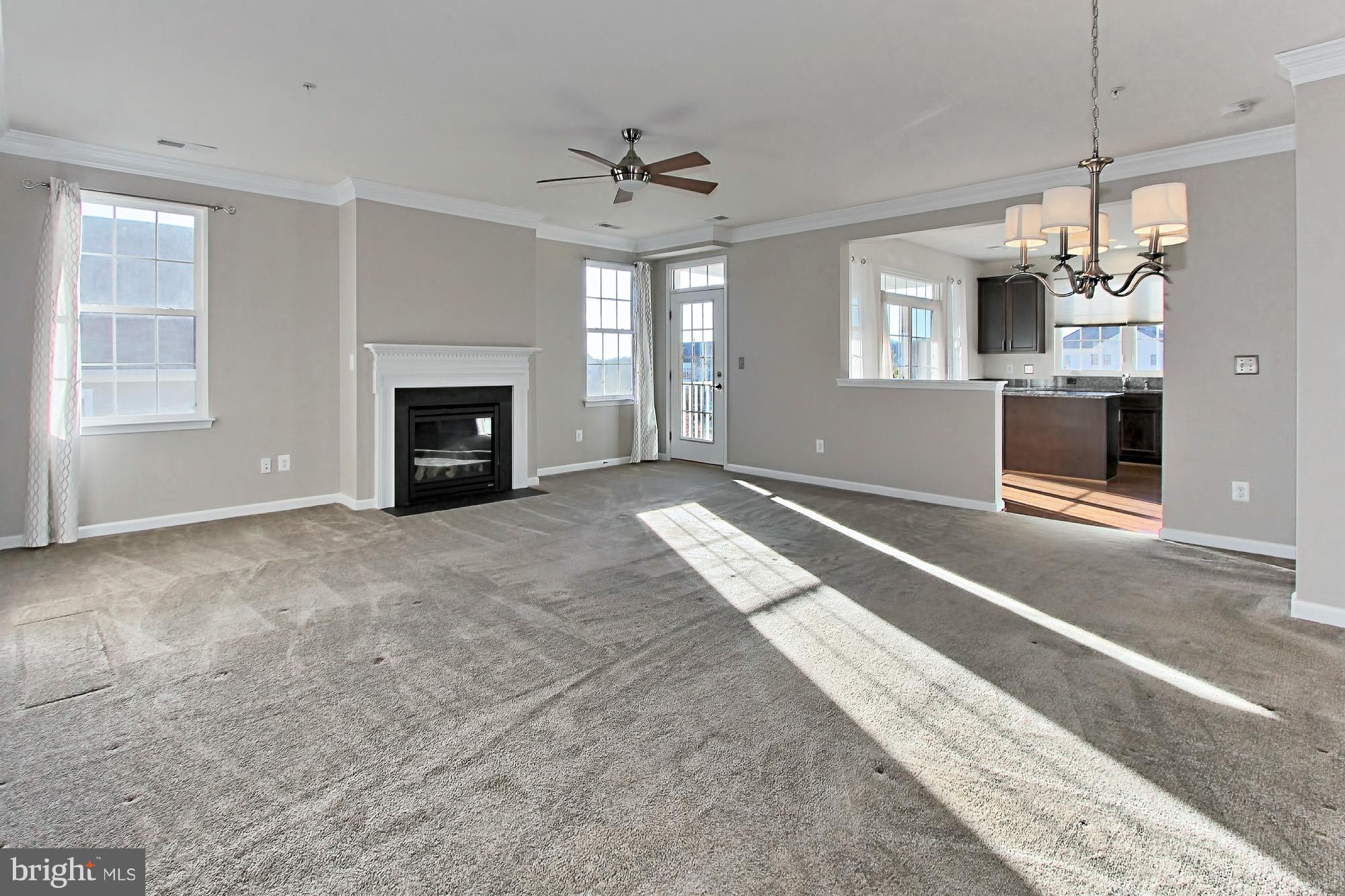 25513 Feltre Terrace, Unit 210 Chantilly, VA 20152 - Photo 4 of 30 Living Room
