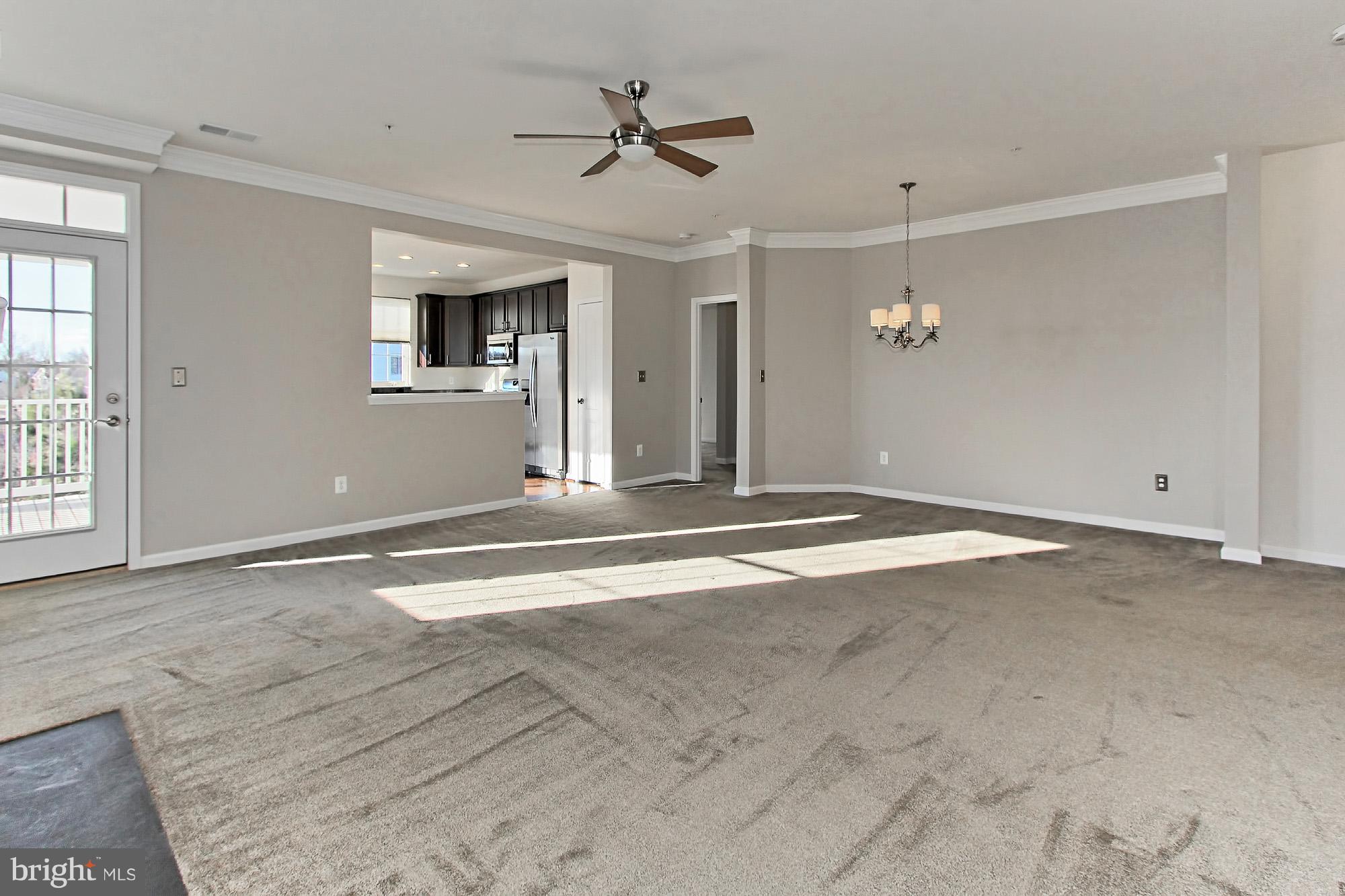 25513 Feltre Terrace, Unit 210 Chantilly, VA 20152 - Photo 6 of 30 Living Room