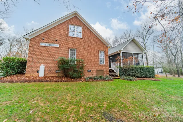 $998,000 | 5201 Barrier Store Road, Mount Pleasant, NC 28124