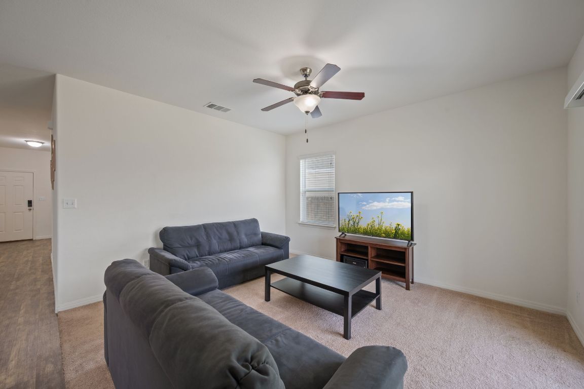 13804 Mark Christopher Way Manor, TX 78653 - Photo 10 of 40