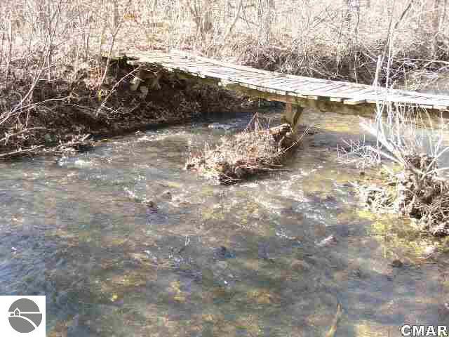 2646 West Wing Road Mount Pleasant, MI 48858 - Photo 21 of 24 1772477-20.JPG