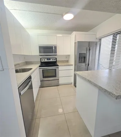 $2,150 | 20105 Northeast 3rd Court, Unit 6, Miami, FL 33179