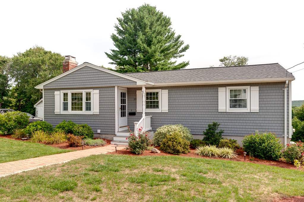 19 Meadowbrook Road Auburn, MA 01501 - Photo 1 of 28 Gallery Image 1