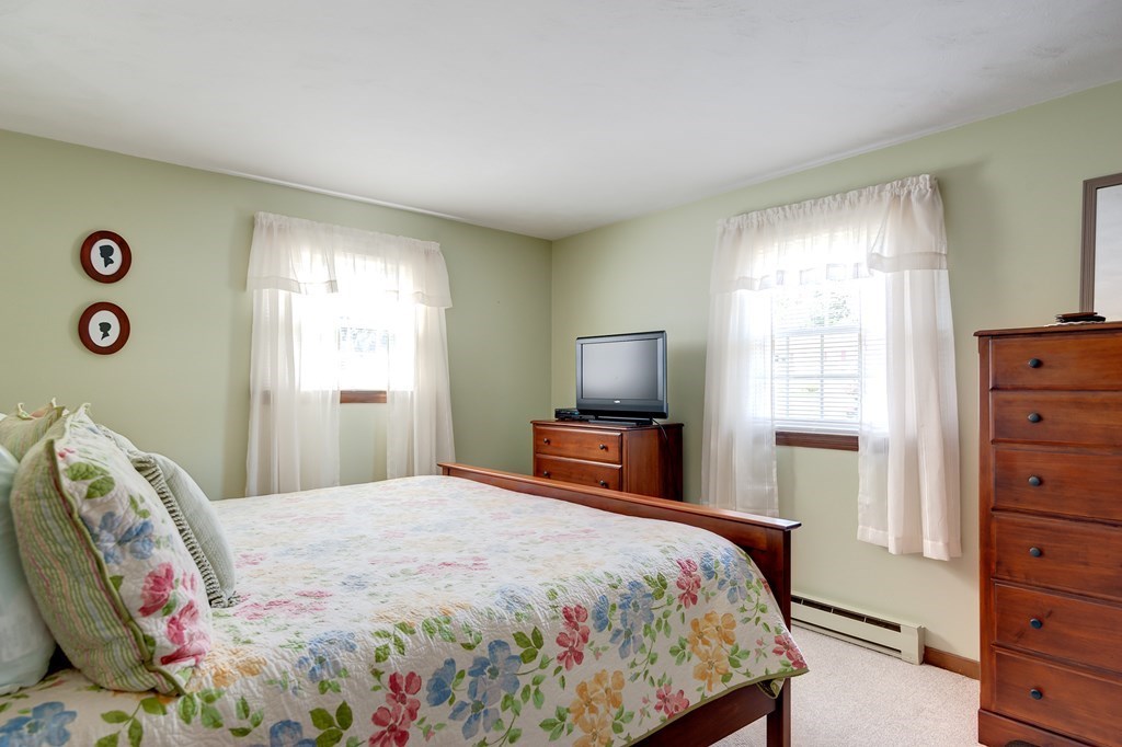 19 Meadowbrook Road Auburn, MA 01501 - Photo 13 of 28 Gallery Image 13