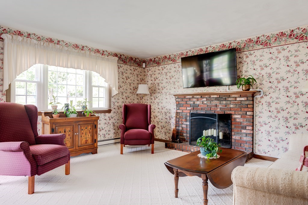 19 Meadowbrook Road Auburn, MA 01501 - Photo 9 of 28 Gallery Image 9
