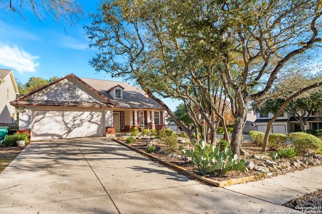 $325,000 | 13102 Stoney Creek Drive, Universal City, TX 78148