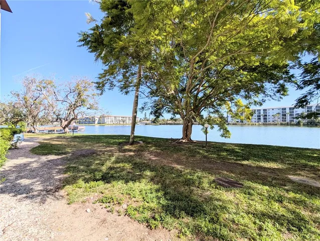 $75,000 | 4017 Lake Bayshore Drive, Unit 109, Bradenton, FL 34205